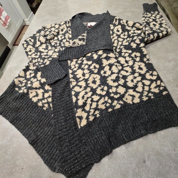 ROMEO & JULIET COUTURE Graphic Print Open Front Waterfall Cardigan Grey/Tan SML - Picture 6 of 11